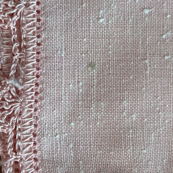 SOLD - Vintage Pink Linen Napkins with Crocheted Edges - Set of 4 - Picture 11 of 11